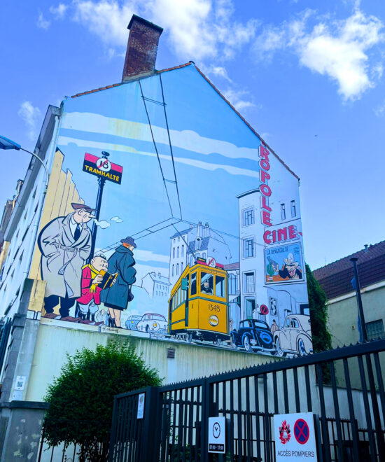 Brussels: 2-Hour Private Walking Tour of the Comic Strip Walls