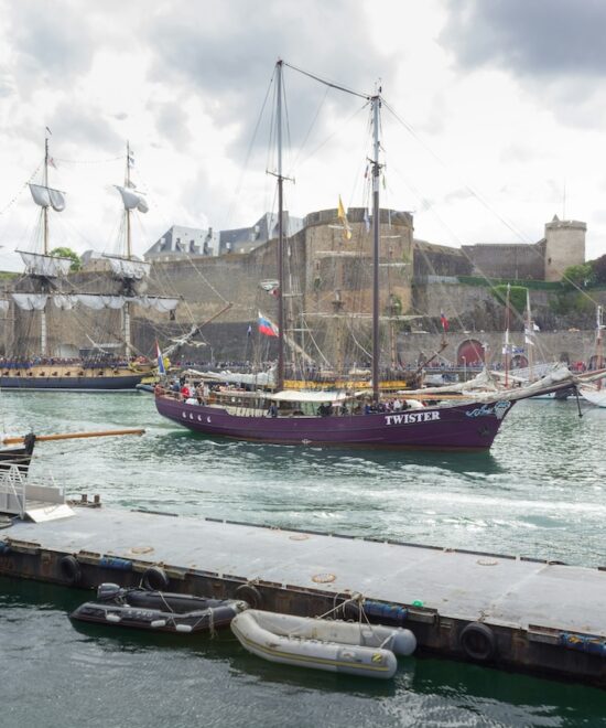 Brest: Historical Walking Tour with Cable Car Ride