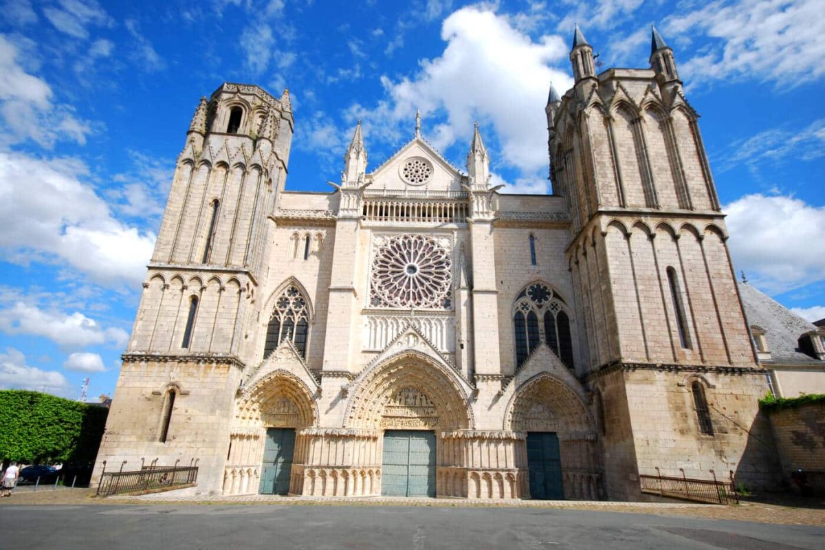 Cathedrale_Saint-Pierre_de_Poitiers-Agence_de_creativite_et_d_attractivite_du_Poitou-1185-1400x937